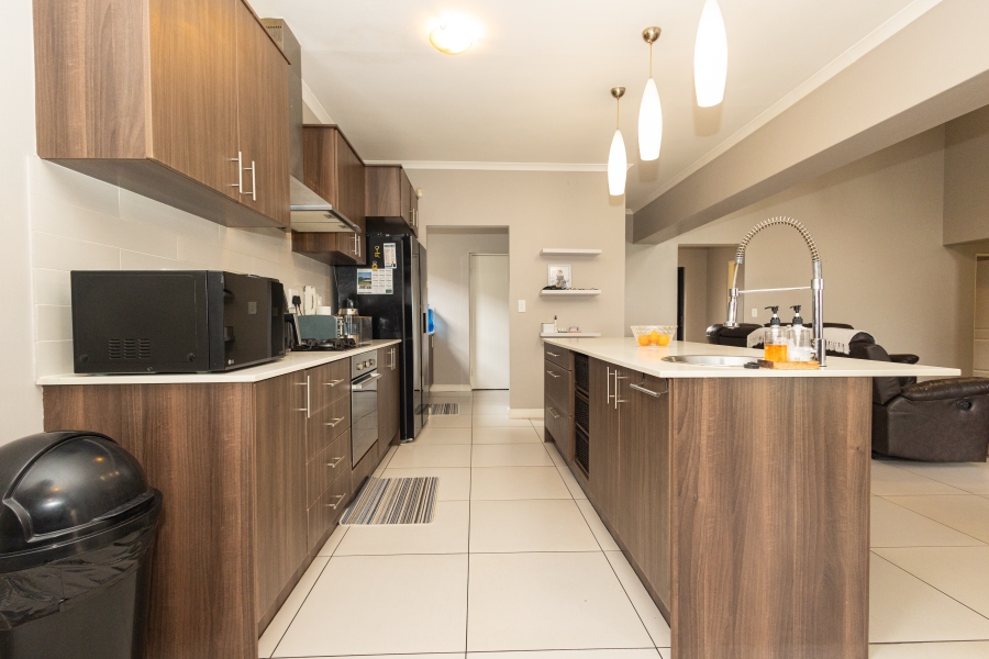 6 Bedroom Property for Sale in Parklands North Western Cape
